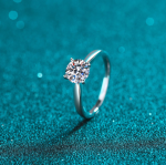Italian Diamond Four -Claws Finger Ring