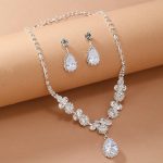 Design claw chain rhinestone Zircon Necklace & Earrings suit - Image 4